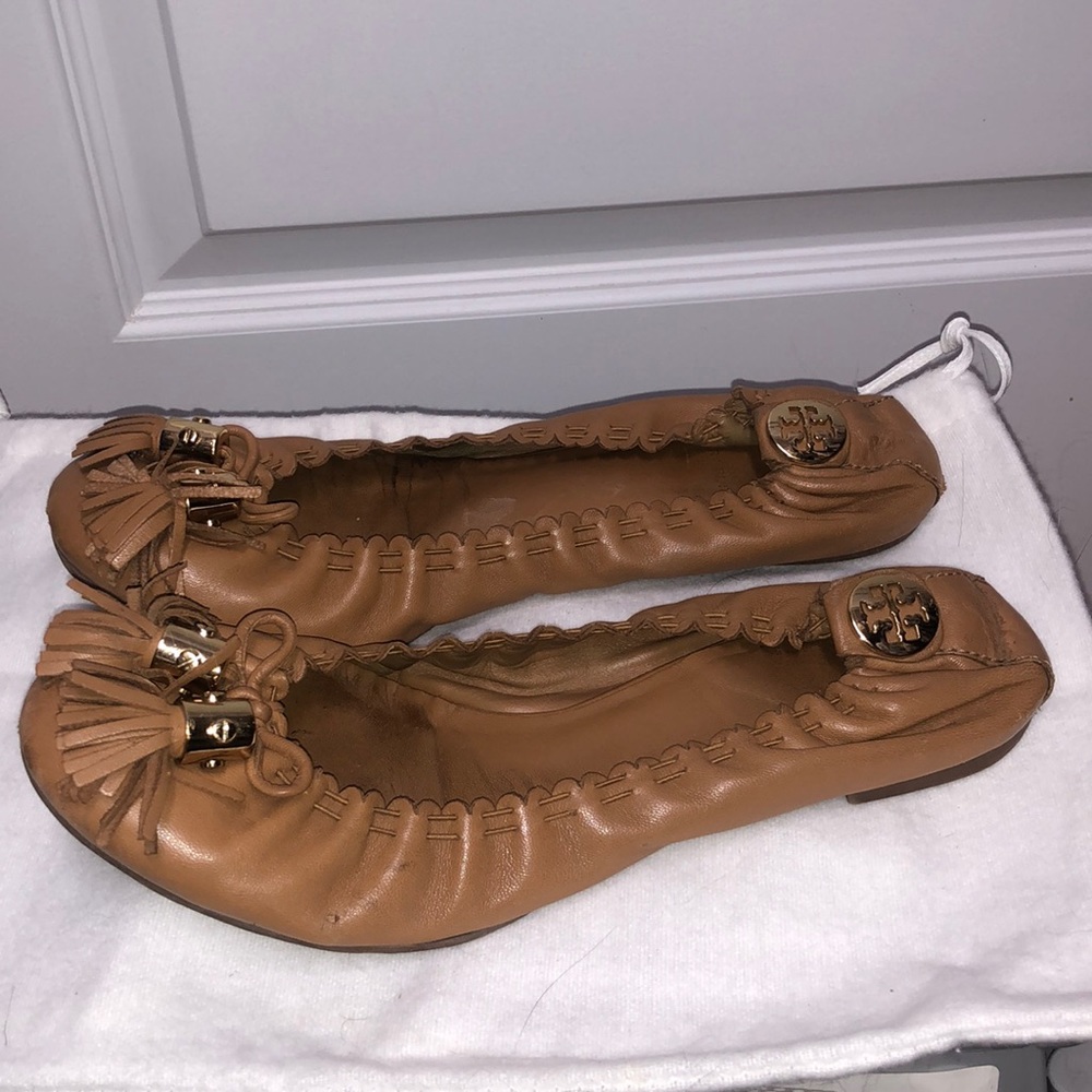TORY BURCH FLATS with tassels size 7